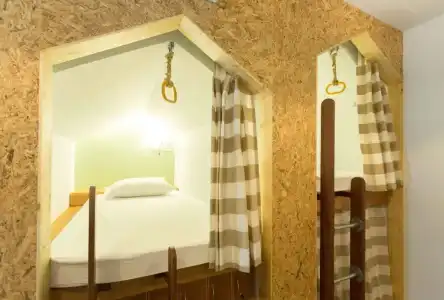 Barn and Bed Hostel - 28