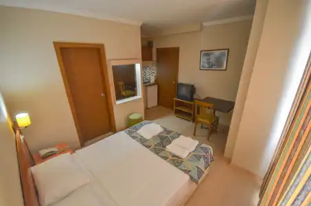 Select Suite & Apart - 17