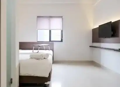 OYO Flagship 90343 Slipi Inn - 25