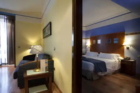Suites Gran Via 44 Apartahotel - 25