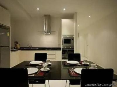 Sunset Plaza Holiday Apartment - 34