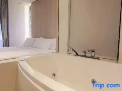 Balcony Seaside Sriracha & Serviced Apartments (SHA Extra Plus) - 259