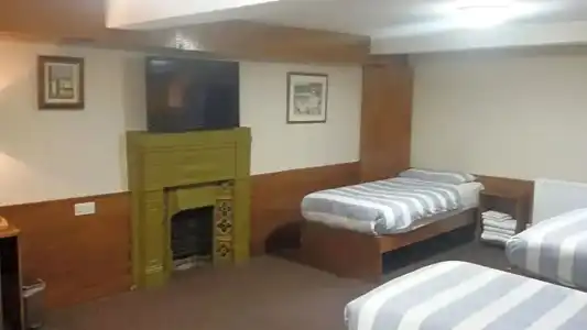 Adelphi - 25