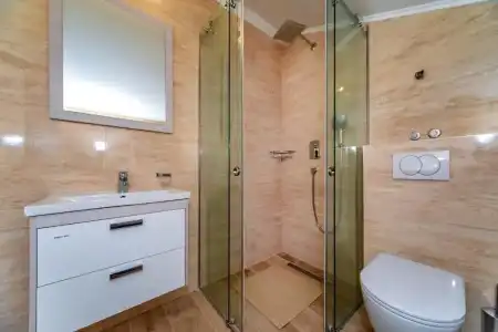 Luxury Apartments Queen - 32