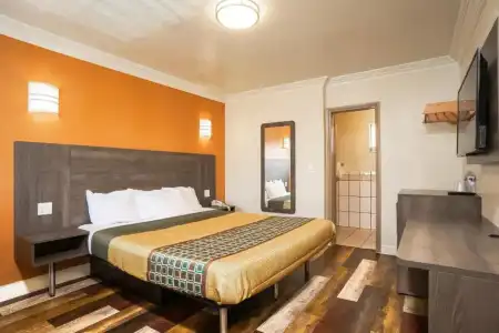 Economy Inn Hollywood - 15