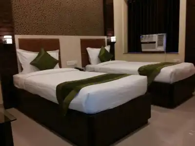Diamond Plaza - 1