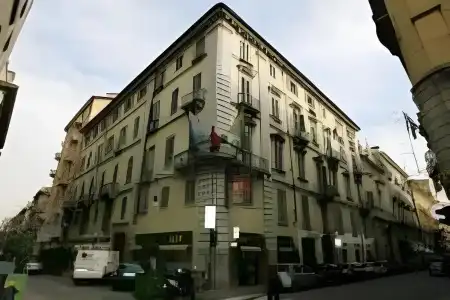 Le Petit - 16