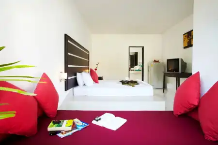 Nai Yang Beach Resort & Spa - 9