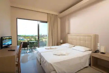 Oasis Beach Adults Only - 3