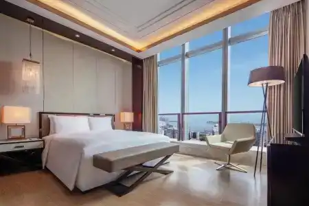 Hilton - 196