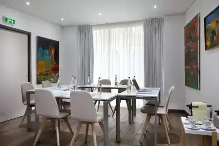 Serotel Suites - 8