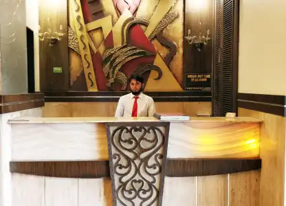 Kamran Residency - Near US Embassy - 12