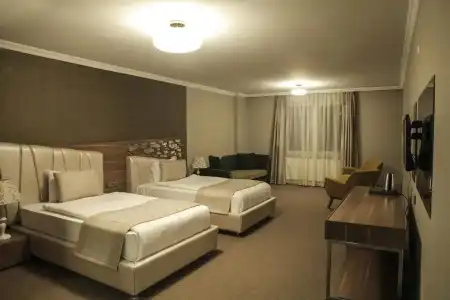 Royal Milano - 11