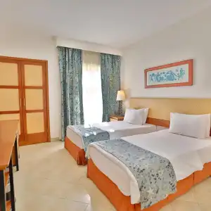Marina Plaza, Tala Bay - 30