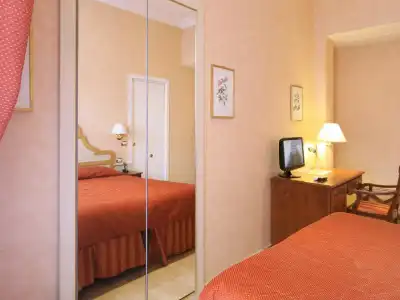 Roman Terrace - 41