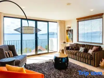 On The Point - Lake Rotorua - 146