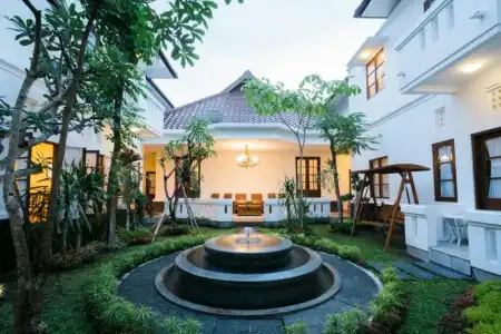 Clemmie Huis - 27
