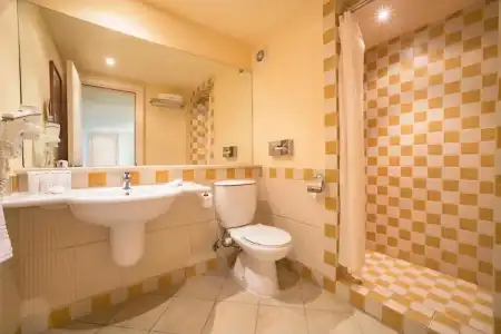 Marina Plaza, Tala Bay - 40