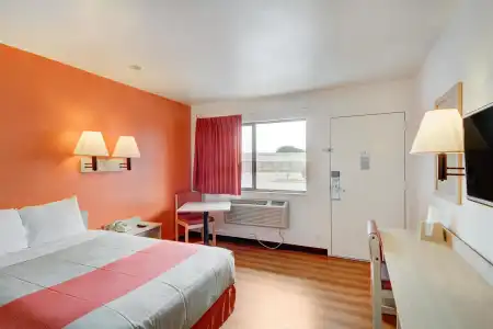 Motel 6 Wichita, KS - 5