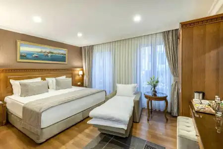 Royan Suites - 0