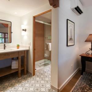 Piñon Court By La Fonda - 25
