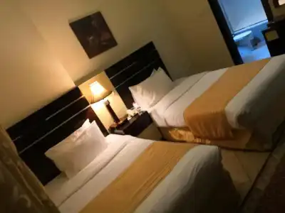 Boulevard City Suites Apartments - 13
