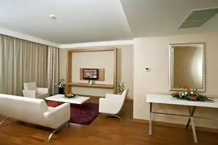 Ramada & Suites by Wyndham Izmir Kemalpasa - 51