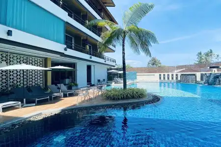 Aqua Resort Phuket - Near Beach and Chalong Pier - 1