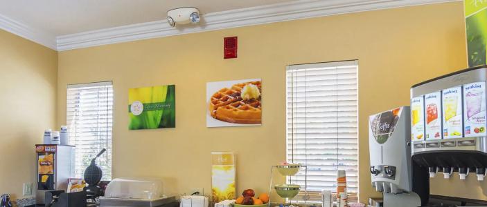 Hampton Inn Fresno Airport - 10