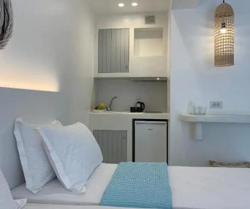 Ios Art Studios & Luxury Apartments - 41