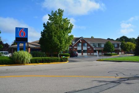 Motel 6 Newport, RI - 15