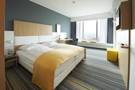 Premier Inn Wurzburg - 80