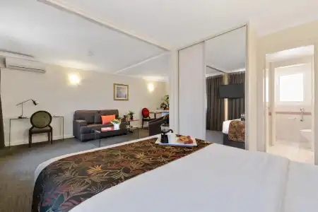 The Peninsula Riverside Serviced Apartments - 197