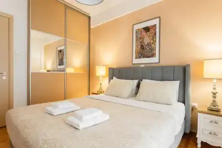 Nicholas Point Apartments and Rooms - 120