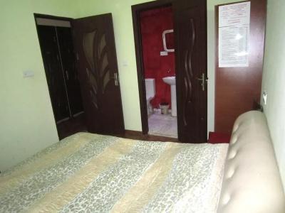 Republic Square Hostel and Tours - 4