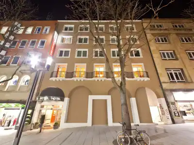 Boulevard - 16