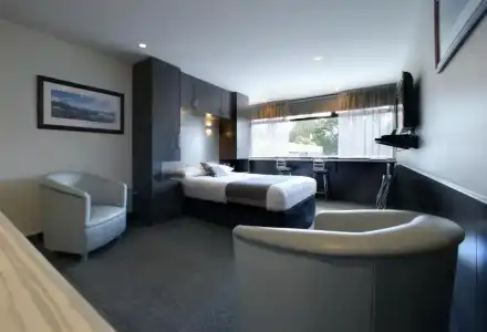 429 Apartments and Suites - 59