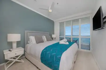 Pacific Views Resort - 58