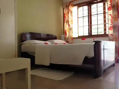 Beau Vallon Bungalows - 1