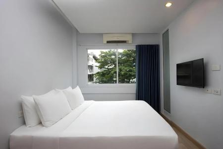 Nantra Silom - 2