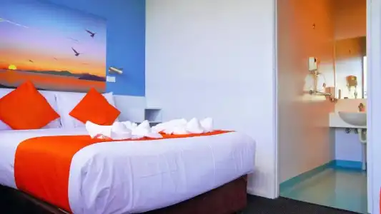 Waterfront Lodge Motel - 82