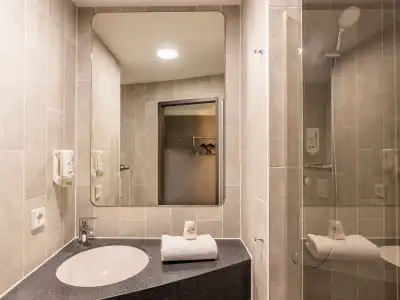 B&B Düsseldorf-Airport - 7