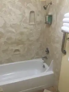 Quality Inn & Suites Medford Airport - 8