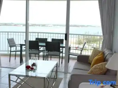Crystal Bay on the Broadwater - 390