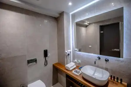 Messinian Icon & Suites - 9