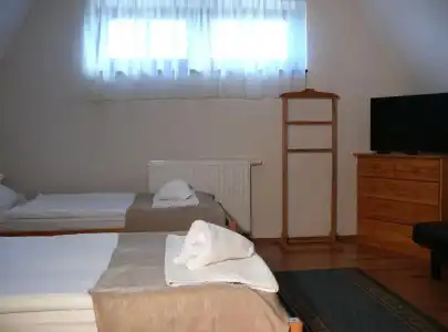 Kadarta Vendeglo Panzio - 17