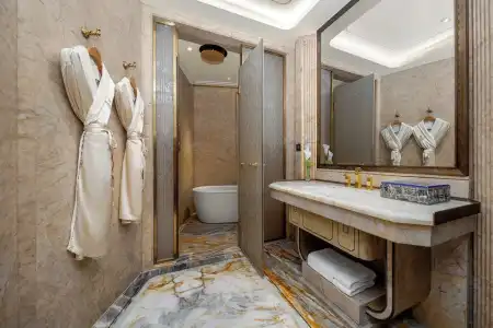Wanda Reign Chengdu - 35