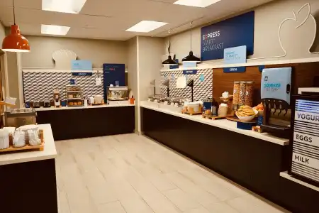 Holiday Inn Express & Suites Denver - Aurora Medical Campus by IHG - 43