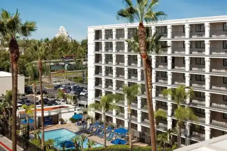 Fairfield by Marriott Anaheim Resort - 57