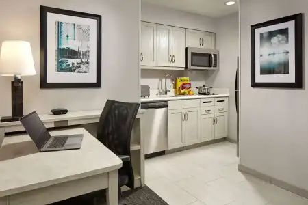 Homewood Suites by Hilton Long Beach Airport - 25